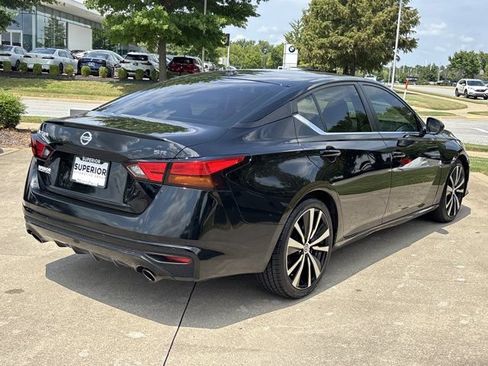 Used 2020 Nissan Altima 2.5 SR FWD image 3