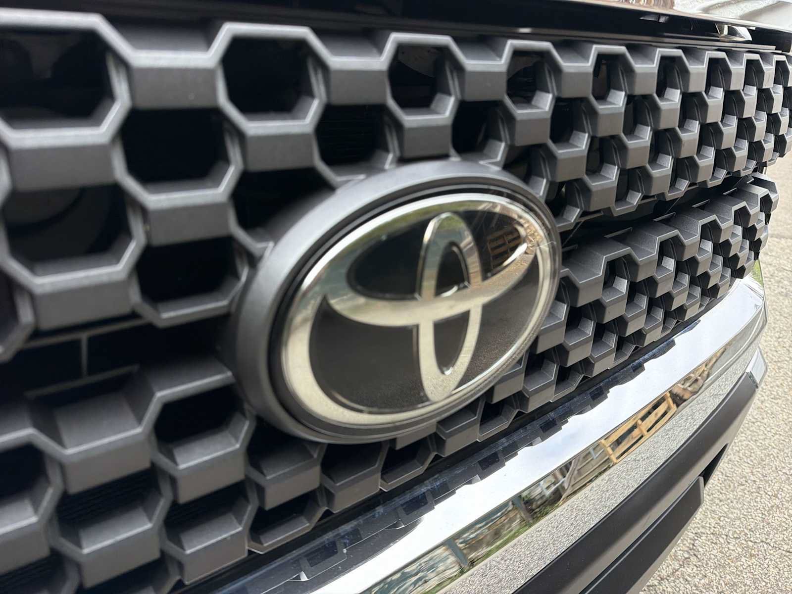 Used 2019 Toyota Tundra SR5 AWD/4WD image 29