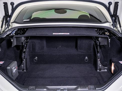 Used 2015 Ferrari California T image 40