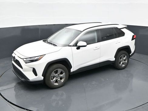 Used 2024 Toyota RAV4 XLE FWD image 30