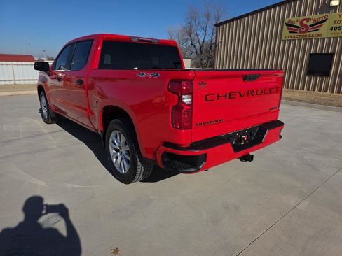 Used 2022 Chevrolet Silverado 1500 Custom w/ LPO, Dark Essentials Package AWD/4WD image 4