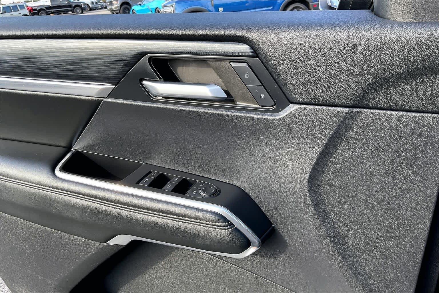 Used 2024 GMC Acadia Elevation w/ Black Edition FWD image 32