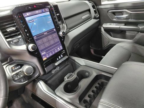Used 2025 RAM 1500 Big Horn AWD/4WD image 32