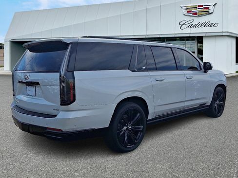 Used 2025 Cadillac Escalade ESV Sport Platinum w/ LPO, Floor Liner Package AWD/4WD image 5