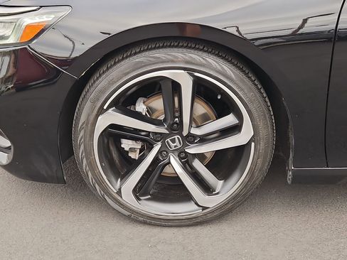 Used 2018 Honda Accord Sport image 10