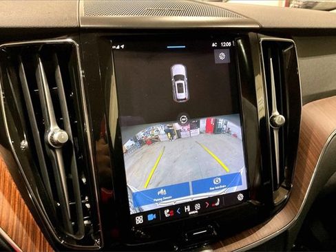 Certified 2023 Volvo XC60 B5 Plus w/ Protection Package Premier image 22