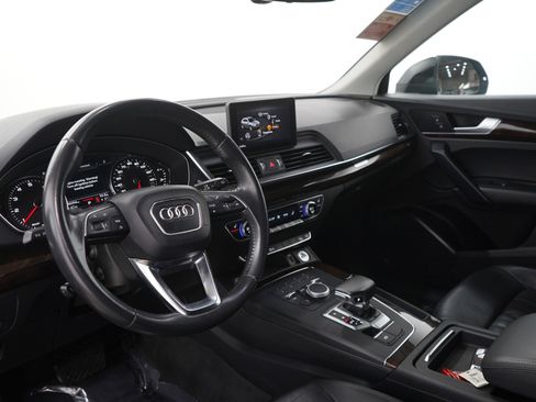 Used 2019 Audi Q5 Premium image 26