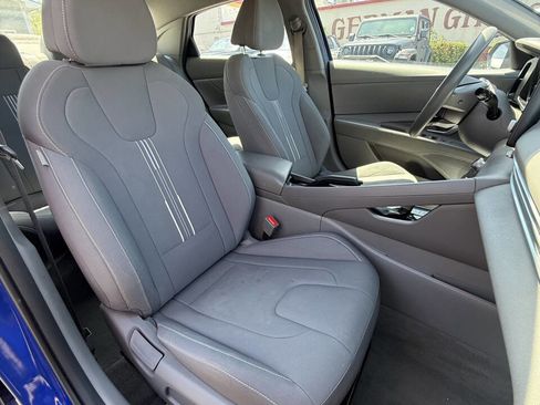 Used 2022 Hyundai Elantra SEL w/ Cargo Package FWD image 26