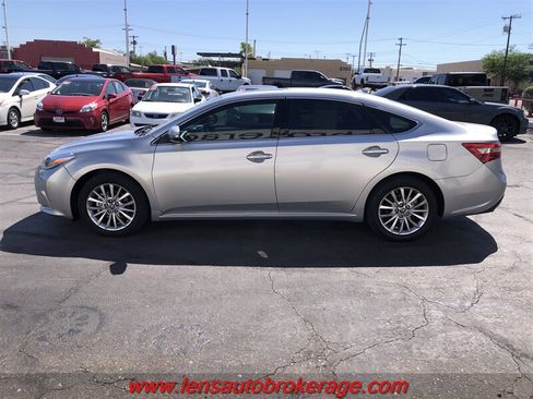 Used 2018 Toyota Avalon Limited w/ Carpet Mat Package FWD image 5