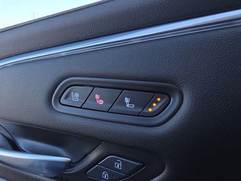 Used 2024 Cadillac Escalade Premium Luxury w/ Performance Package image 19