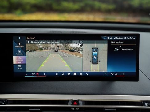 Used 2024 BMW iX xDrive50 w/ Premium Package image 31