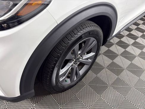 Certified 2025 Ford Explorer Active w/ Active Comfort Package AWD/4WD image 10