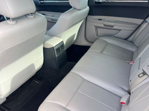 Used 2005 Chrysler 300 Touring image 9