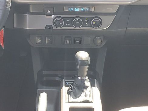 Certified 2022 Toyota Tacoma SR5 w/ Technology Package RWD image 15