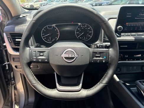 Used 2025 Nissan Rogue SV w/ SV Premium Package FWD image 22