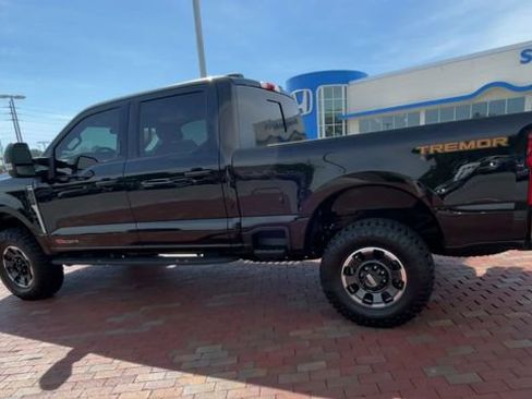 Used 2024 Ford F250 Lariat w/ Lariat Ultimate Package AWD/4WD image 7