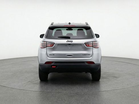 Used 2025 Jeep Compass Trailhawk AWD/4WD image 7