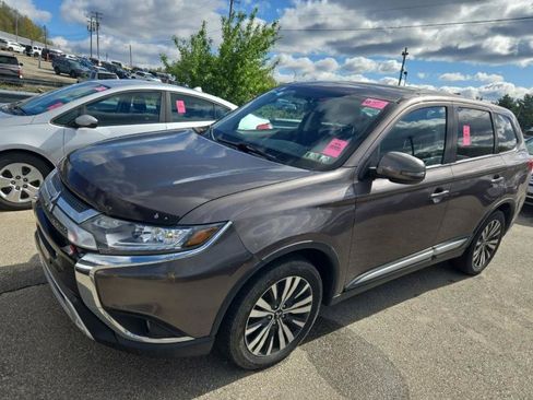 Used 2019 Mitsubishi Outlander SE AWD/4WD image 2