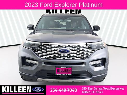 Used 2023 Ford Explorer Platinum w/ Technology Package AWD/4WD image 2