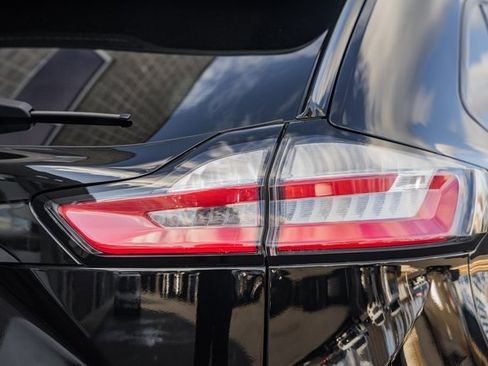 Certified 2022 Ford Edge SE w/ Black Appearance Package image 8