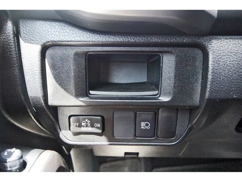 Used 2019 Toyota Tacoma SR5 RWD image 19