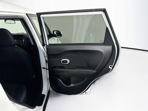 Used 2019 Kia Soul + FWD image 29