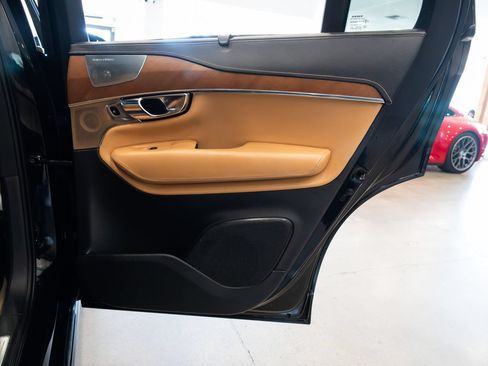 Used 2016 Volvo XC90 T6 AWD/4WD image 23