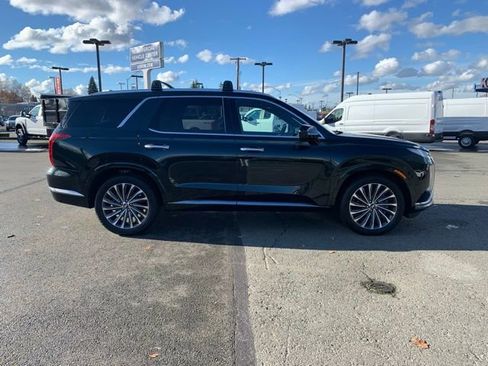 Used 2023 Hyundai Palisade Calligraphy image 10