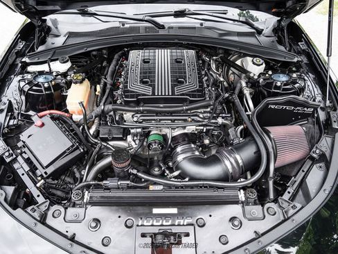 Used 2019 Chevrolet Camaro ZL1 RWD image 23