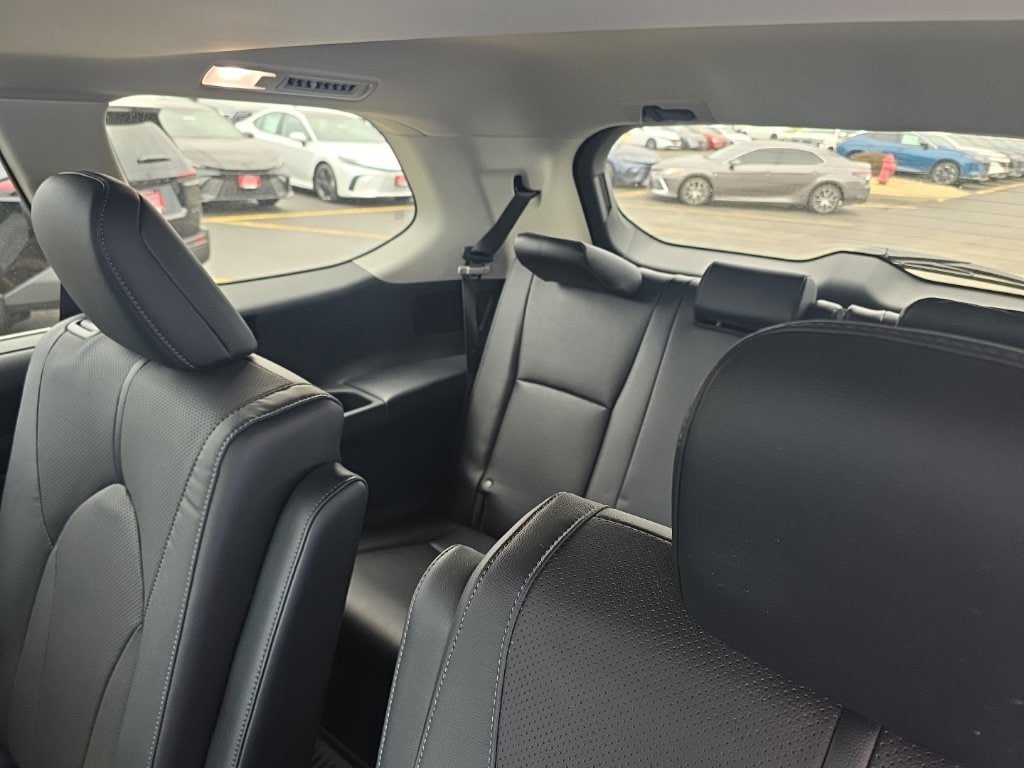 Used 2026 Toyota Grand Highlander FWD image 15