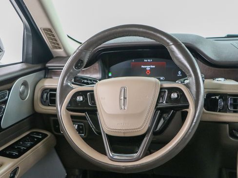 Used 2023 Lincoln Aviator Reserve w/ Equipment Group 201A AWD/4WD image 12