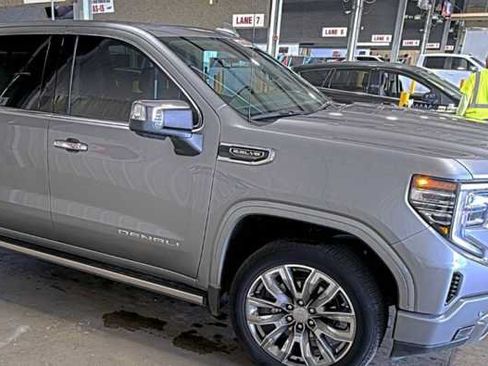 Used 2025 GMC Sierra 1500 Denali w/ Denali Reserve Package AWD/4WD image 3