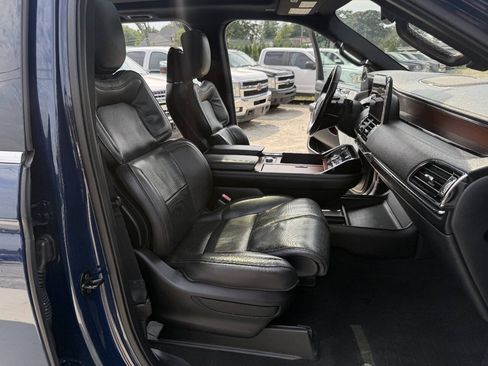 Used 2018 Lincoln Navigator Reserve w/ Technology Package AWD/4WD image 36