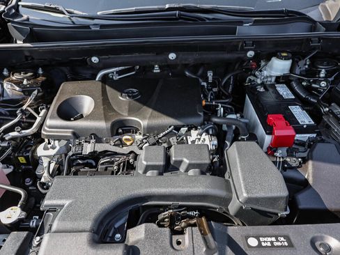 Certified 2022 Toyota RAV4 XLE w/ Convenience Package FWD image 19