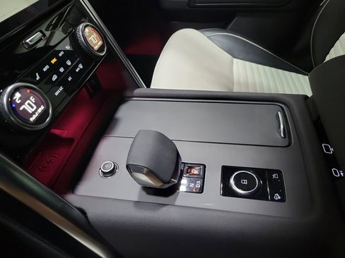 Used 2022 Land Rover Discovery HSE R-Dynamic image 20