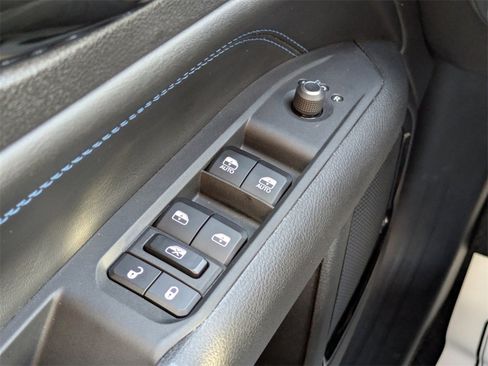 Used 2025 Jeep Compass Latitude w/ Altitude Special Edition image 25