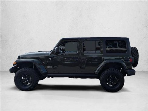 Used 2022 Jeep Wrangler Unlimited Sahara w/ Cold Weather Group AWD/4WD image 9