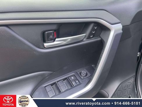 Used 2022 Toyota RAV4 XLE Premium AWD/4WD image 18
