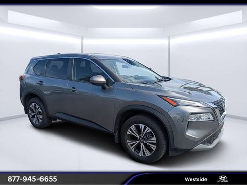 Used 2023 Nissan Rogue SV image 1