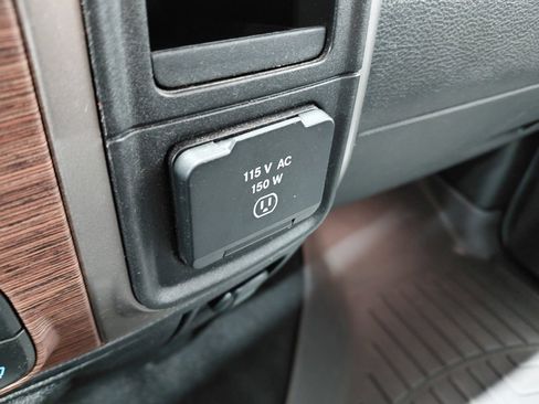 Certified 2018 RAM 1500 Laramie image 39