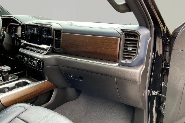 Used 2024 Chevrolet Silverado 1500 High Country AWD/4WD image 18
