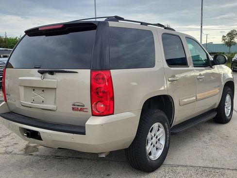 Used 2008 GMC Yukon SLT w/ SLT Preferred Equipment Group image 4