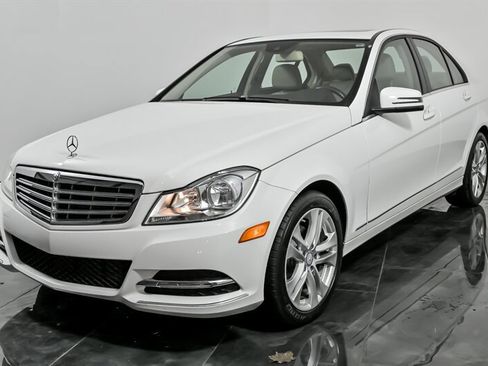 Used 2014 Mercedes-Benz C 250 Sedan image 5