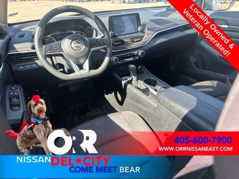 Used 2025 Nissan Altima 2.5 SV FWD image 12