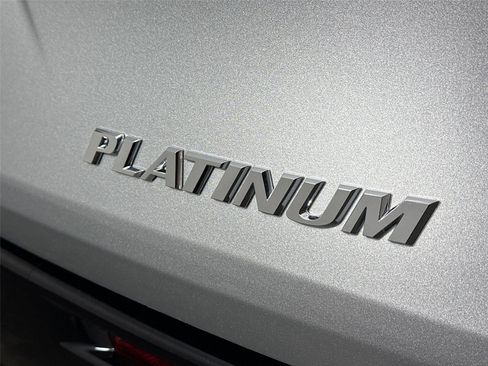 Certified 2025 Toyota Sienna Platinum image 15