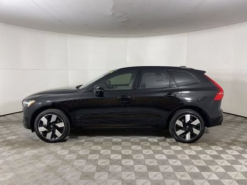 Certified 2025 Volvo XC60 T8 Plus w/ Protection Package Premier AWD/4WD image 12