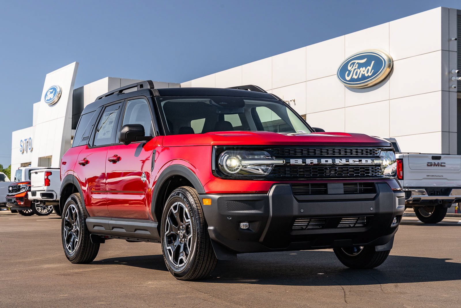 New 2026 Ford Bronco Sport Outer Banks w/ Outer Banks Tech Package+ AWD/4WD image 1
