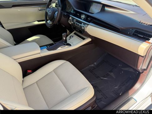 Used 2018 Lexus ES 350 w/ Navigation System Package image 31