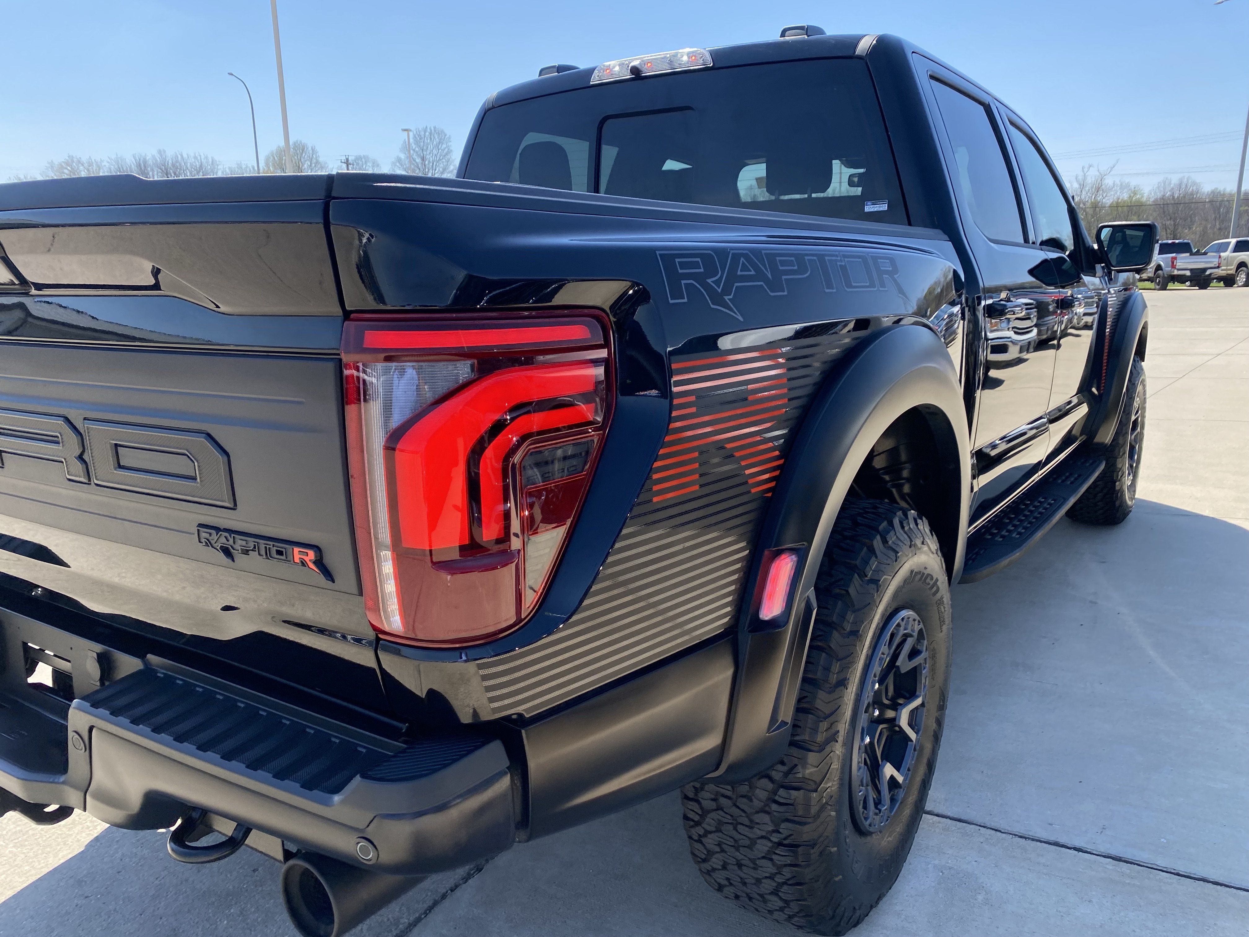 Used 2025 Ford F150 Raptor w/ Equipment Group 803A Raptor R AWD/4WD image 11