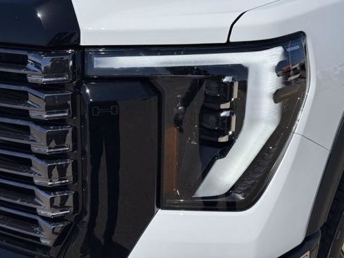 New 2026 GMC Sierra 2500 Denali Ultimate image 17